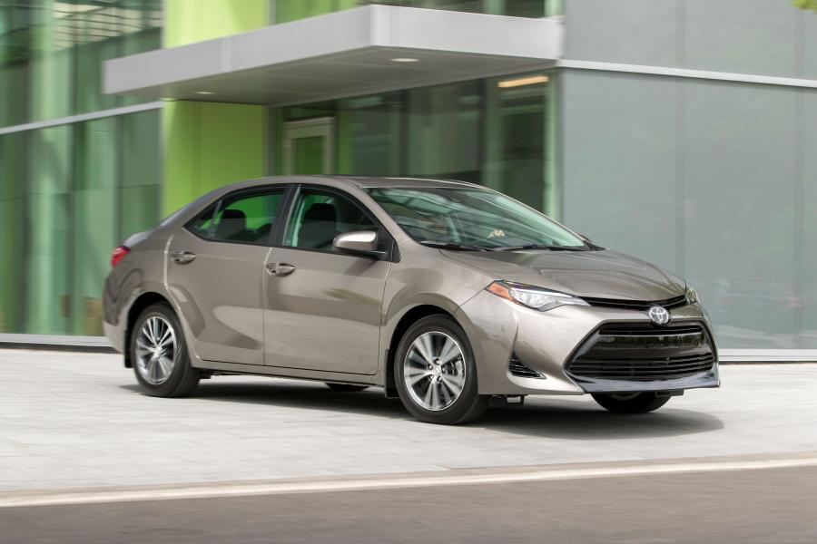  Toyota Corolla LE 2016 года  (US) (фото 8 из 17)